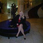 Demoiselle coquette et ronde de Cannes cherche homme pour moments intimes